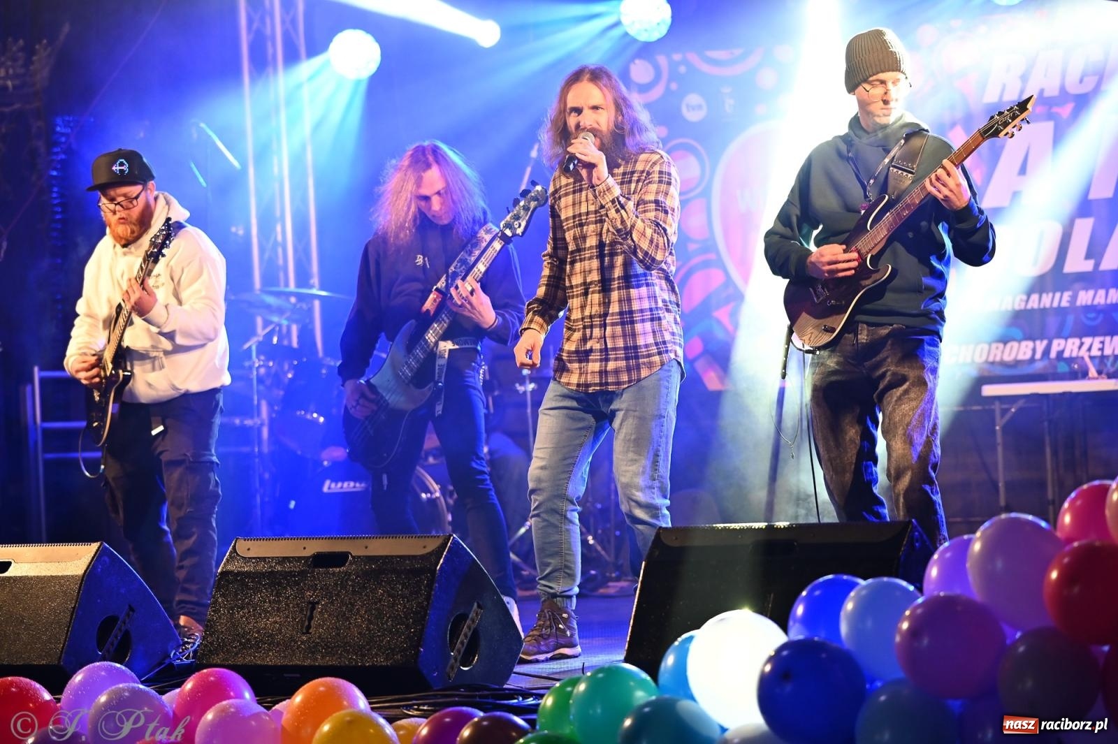 Zdjęcie w galerii na portalu naszraciborz.pl: Rock, ogień, Zumba i licytacje – tak przebiegł finał WOŚP na raciborskim Rynku [FOTO i WIDEO] wiadomości z regionu