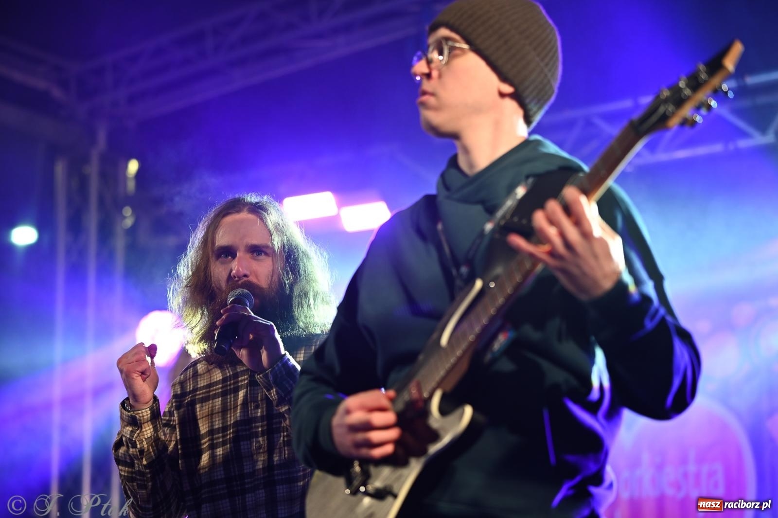 Zdjęcie w galerii na portalu naszraciborz.pl: Rock, ogień, Zumba i licytacje – tak przebiegł finał WOŚP na raciborskim Rynku [FOTO i WIDEO] wiadomości z regionu