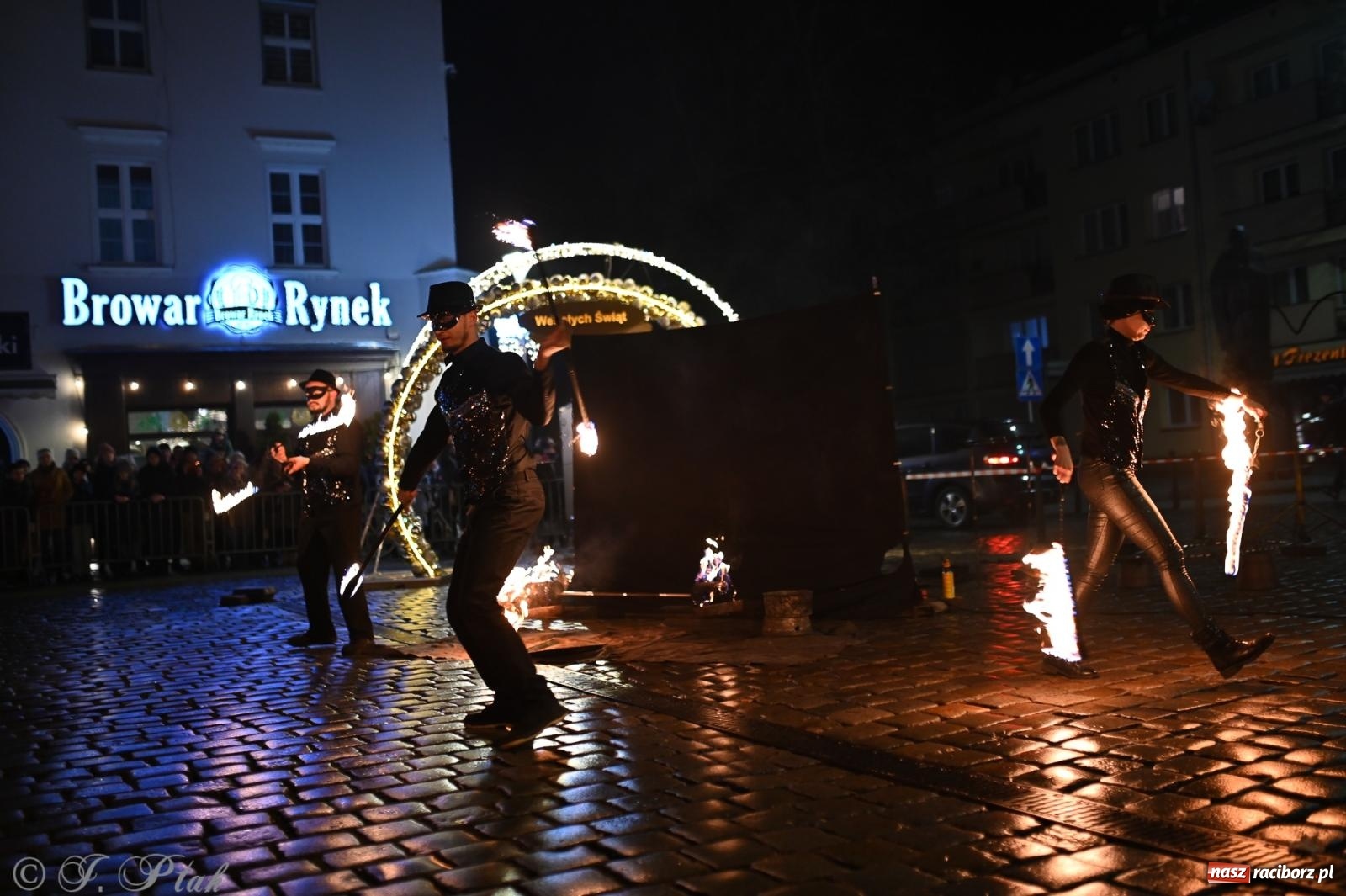 Zdjęcie w galerii na portalu naszraciborz.pl: Rock, ogień, Zumba i licytacje – tak przebiegł finał WOŚP na raciborskim Rynku [FOTO i WIDEO] wiadomości z regionu