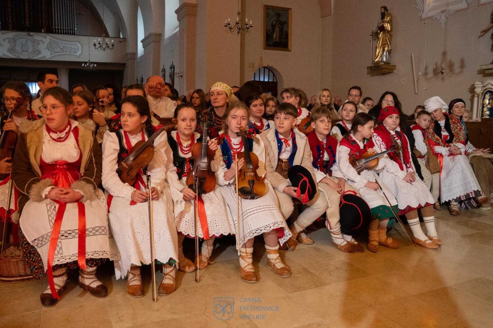 Zdjęcie w galerii na portalu naszraciborz.pl: Gminny Przegląd Kolęd w Pietrowicach Wielkich z udziałem górali z Milówki wiadomości z regionu