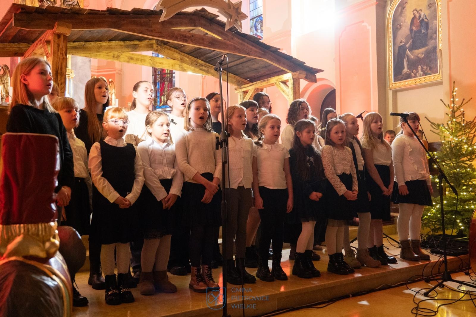 Zdjęcie w galerii na portalu naszraciborz.pl: Gminny Przegląd Kolęd w Pietrowicach Wielkich z udziałem górali z Milówki wiadomości z regionu