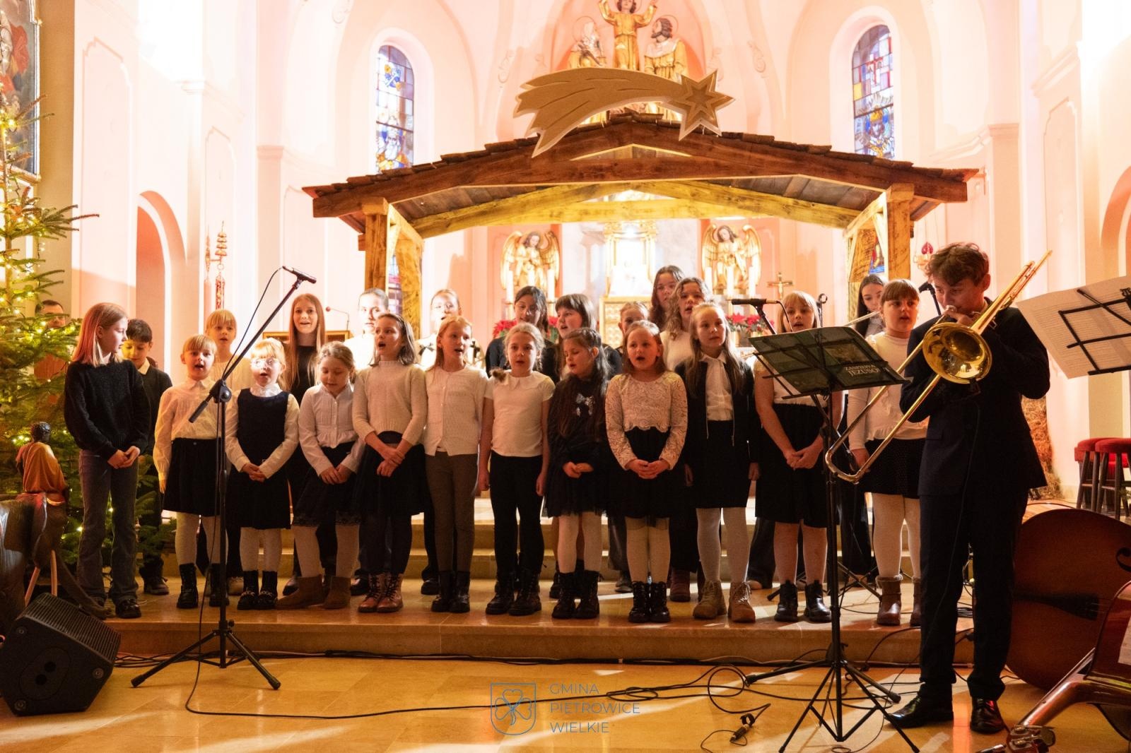 Zdjęcie w galerii na portalu naszraciborz.pl: Gminny Przegląd Kolęd w Pietrowicach Wielkich z udziałem górali z Milówki wiadomości z regionu