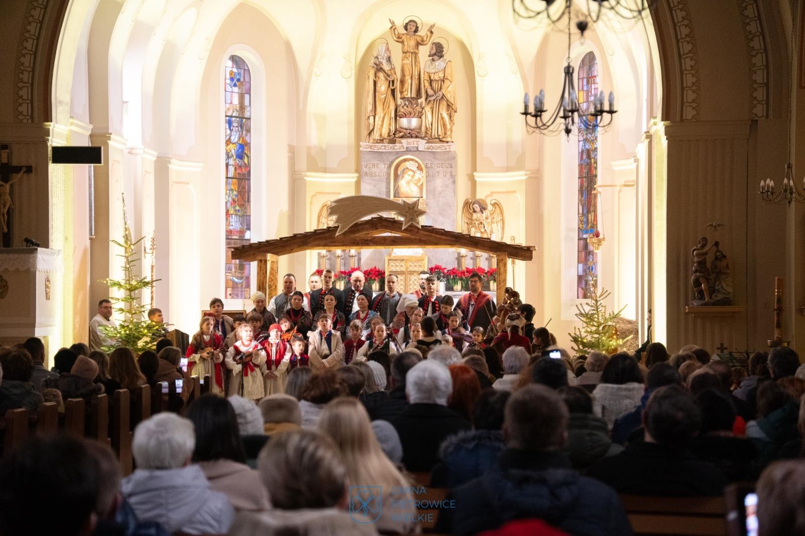 Zdjęcie w galerii na portalu naszraciborz.pl: Gminny Przegląd Kolęd w Pietrowicach Wielkich z udziałem górali z Milówki wiadomości z regionu