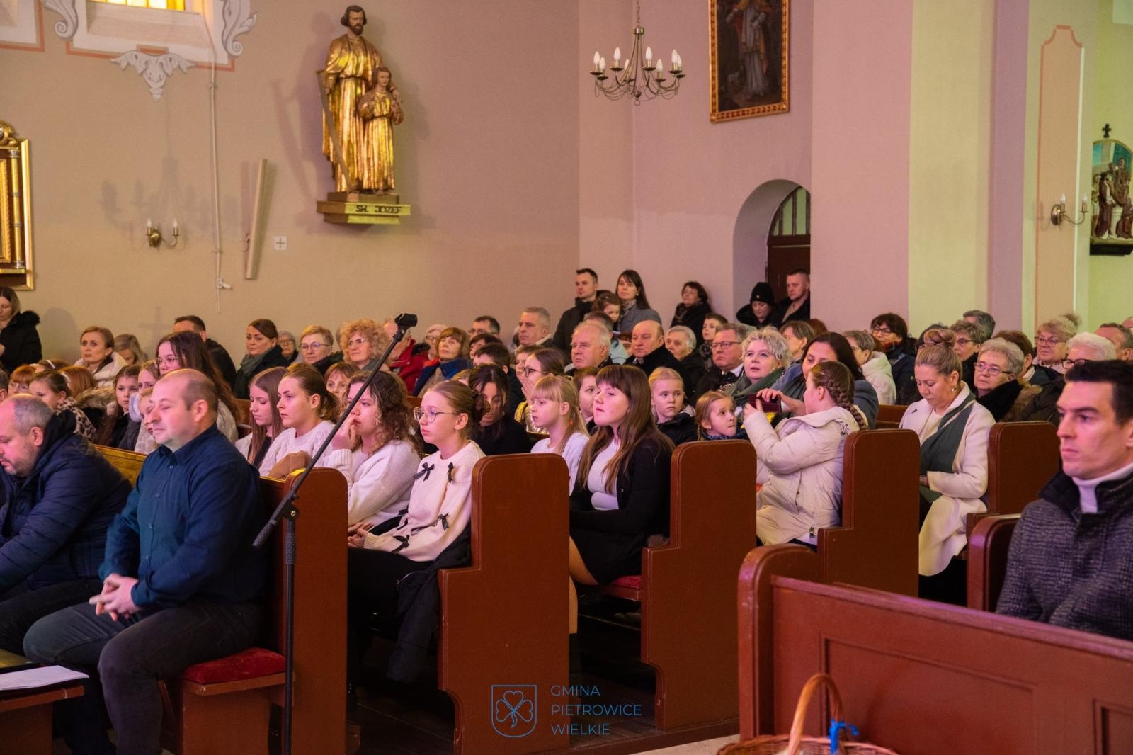 Zdjęcie w galerii na portalu naszraciborz.pl: Gminny Przegląd Kolęd w Pietrowicach Wielkich z udziałem górali z Milówki wiadomości z regionu