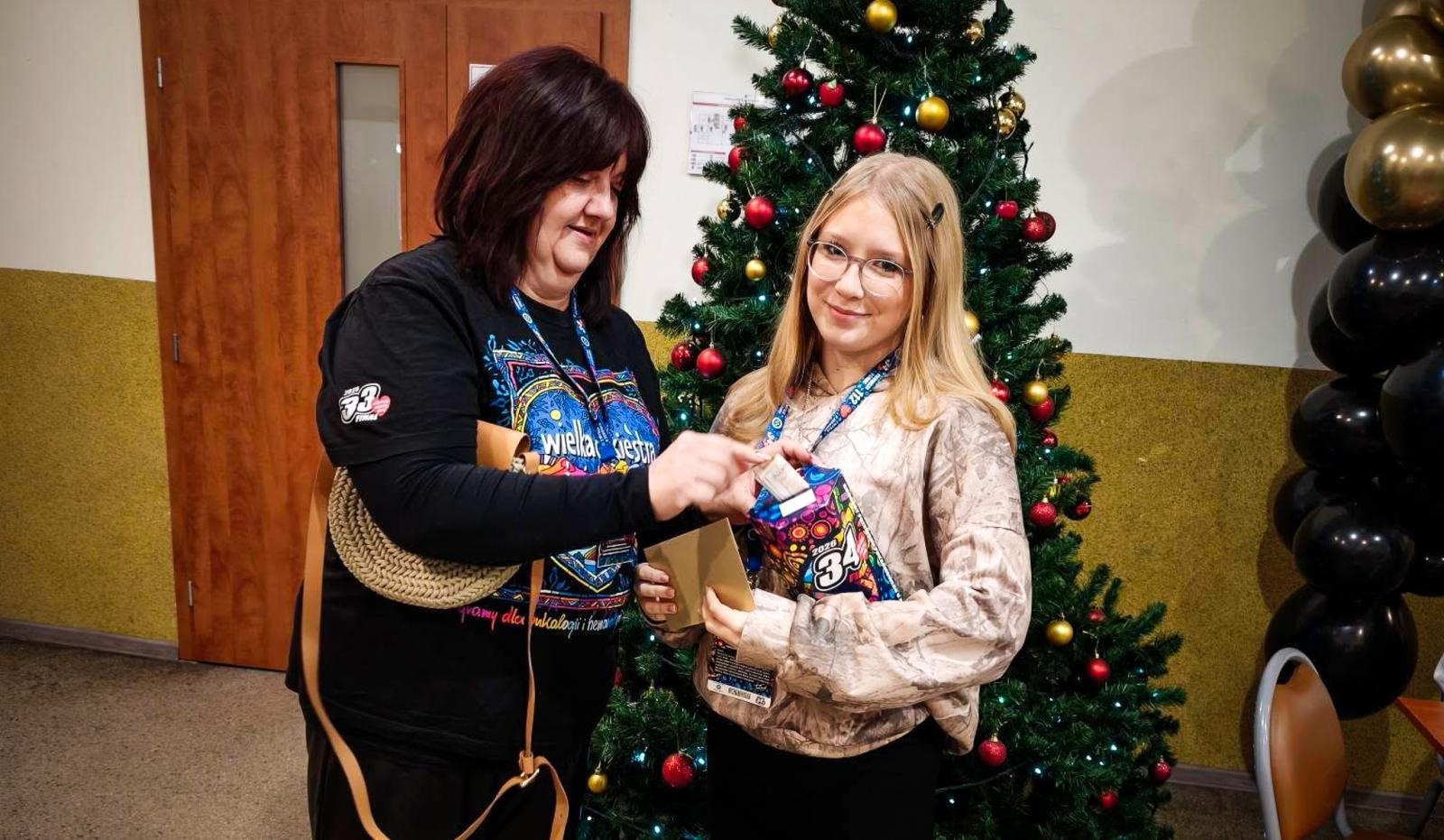 Zdjęcie w galerii na portalu naszraciborz.pl: 34. Finał Wielkiej Orkiestry Świątecznej Pomocy w gminie Krzanowice. Rekordowa zbiórka i ogromne zaangażowanie mieszkańców wiadomości z regionu