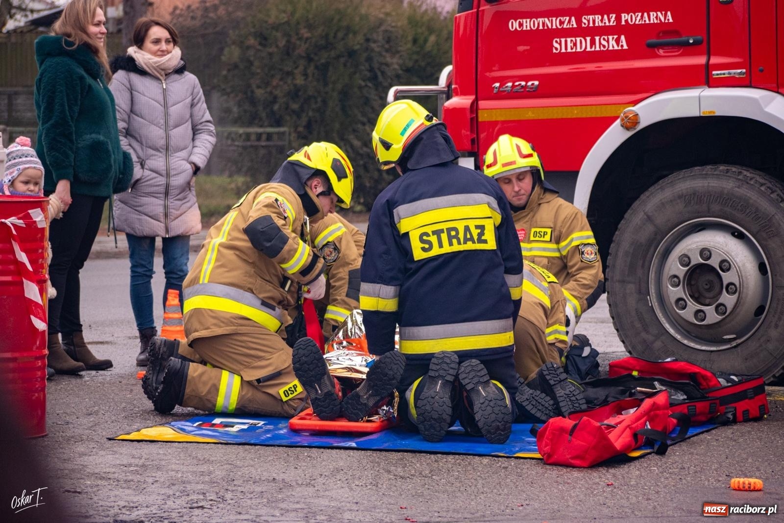 Zdjęcie w galerii na portalu naszraciborz.pl: Trzy OSP razem. Pokazy ratownictwa technicznego podczas finału WOŚP wiadomości z regionu