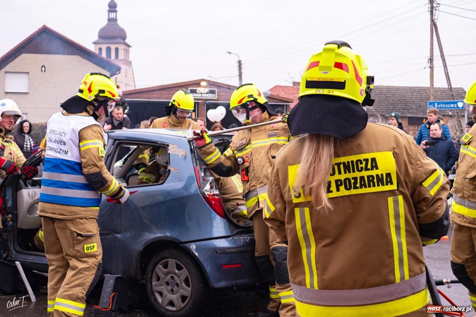 Zdjęcie w galerii na portalu naszraciborz.pl: Trzy OSP razem. Pokazy ratownictwa technicznego podczas finału WOŚP wiadomości z regionu