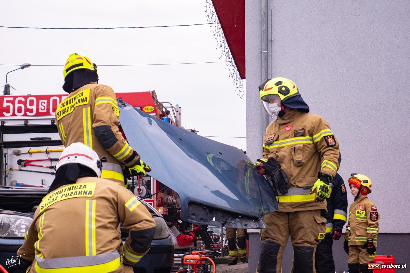 Zdjęcie w galerii na portalu naszraciborz.pl: Trzy OSP razem. Pokazy ratownictwa technicznego podczas finału WOŚP wiadomości z regionu