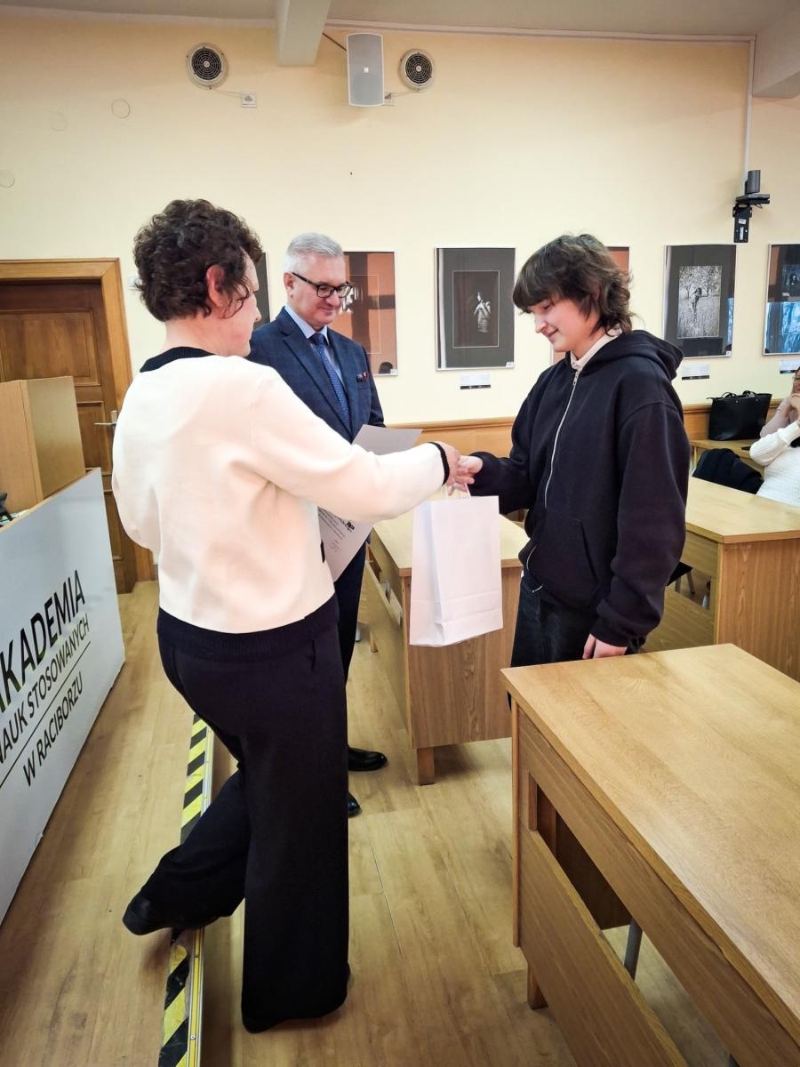 Zdjęcie w galerii na portalu naszraciborz.pl: XIX Konkurs Języka Angielskiego i Języka Niemieckiego w ANS w Raciborzu wiadomości z regionu