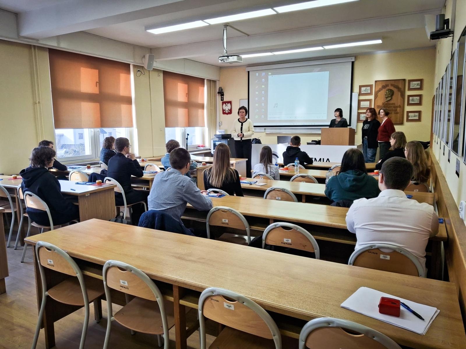 Zdjęcie w galerii na portalu naszraciborz.pl: XIX Konkurs Języka Angielskiego i Języka Niemieckiego w ANS w Raciborzu wiadomości z regionu