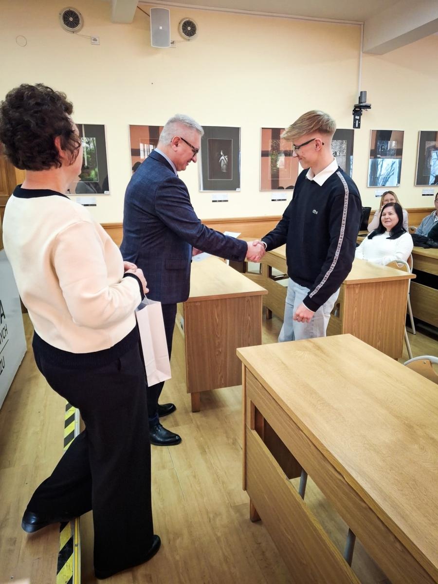 Zdjęcie w galerii na portalu naszraciborz.pl: XIX Konkurs Języka Angielskiego i Języka Niemieckiego w ANS w Raciborzu wiadomości z regionu