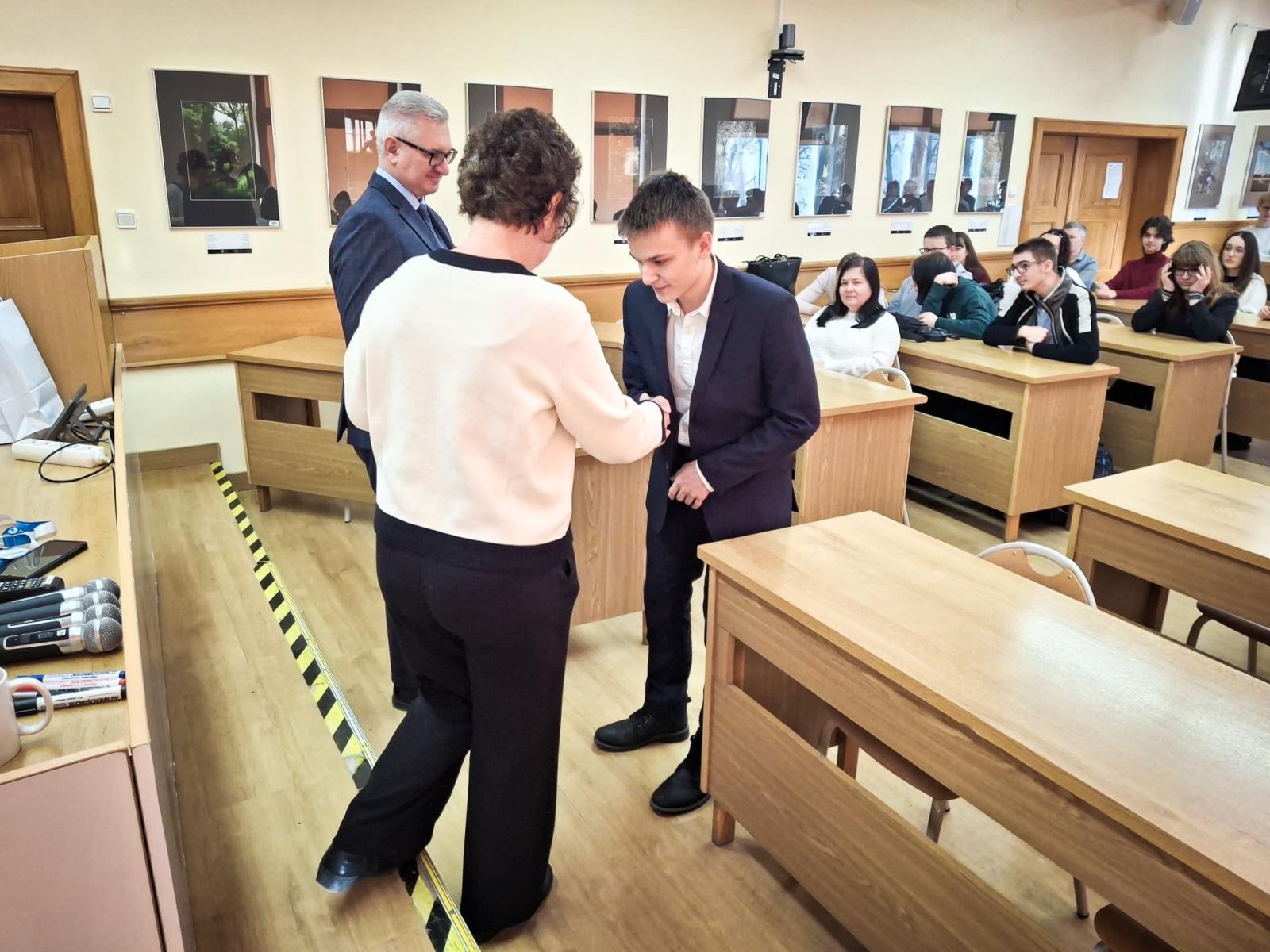 Zdjęcie w galerii na portalu naszraciborz.pl: XIX Konkurs Języka Angielskiego i Języka Niemieckiego w ANS w Raciborzu wiadomości z regionu