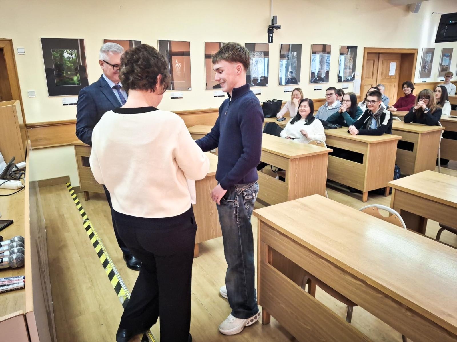 Zdjęcie w galerii na portalu naszraciborz.pl: XIX Konkurs Języka Angielskiego i Języka Niemieckiego w ANS w Raciborzu wiadomości z regionu