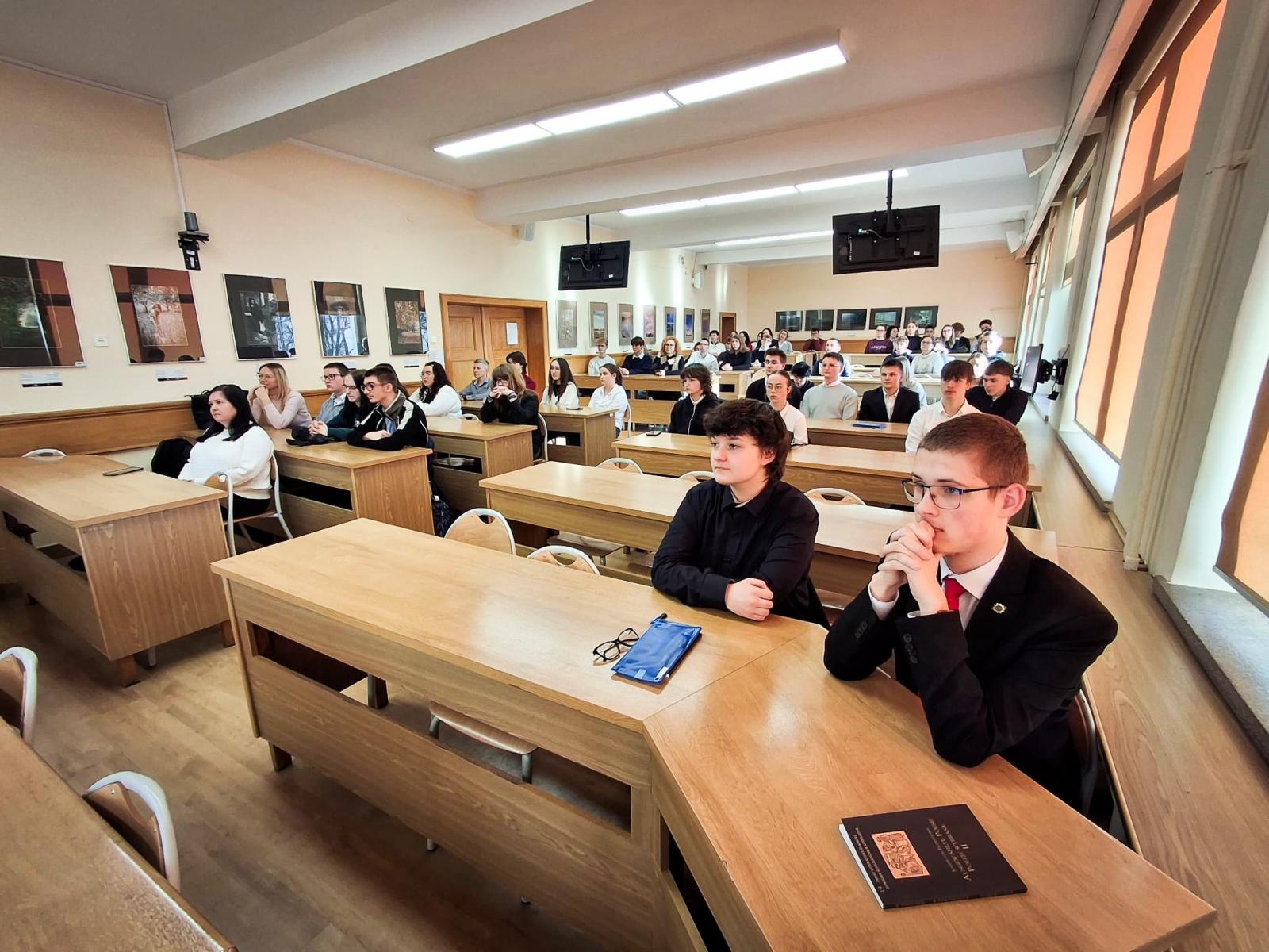 Zdjęcie w galerii na portalu naszraciborz.pl: XIX Konkurs Języka Angielskiego i Języka Niemieckiego w ANS w Raciborzu wiadomości z regionu