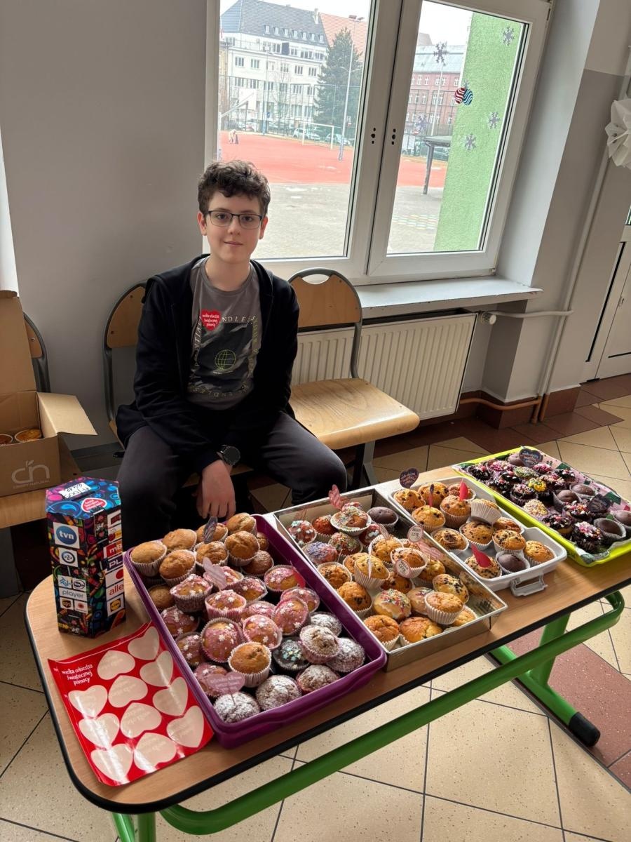 Zdjęcie w galerii na portalu naszraciborz.pl: Szkolna zbiórka WOŚP w Szkole Podstawowej nr 13 zakończona sukcesem wiadomości z regionu