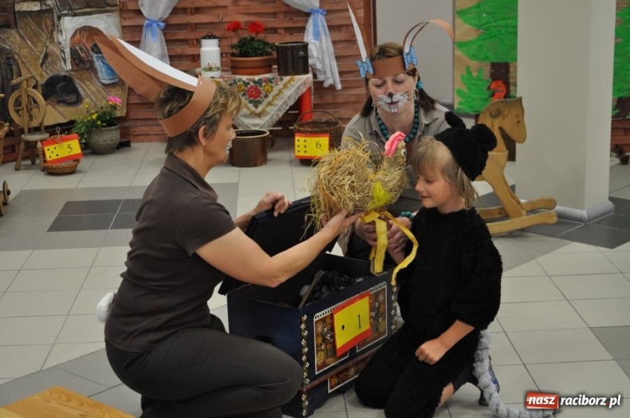 Zdjęcie w galerii na portalu naszraciborz.pl: Bajkowe spotkanie w Pietrowicach wiadomości z regionu