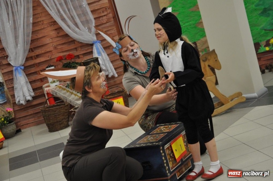 Zdjęcie w galerii na portalu naszraciborz.pl: Bajkowe spotkanie w Pietrowicach wiadomości z regionu