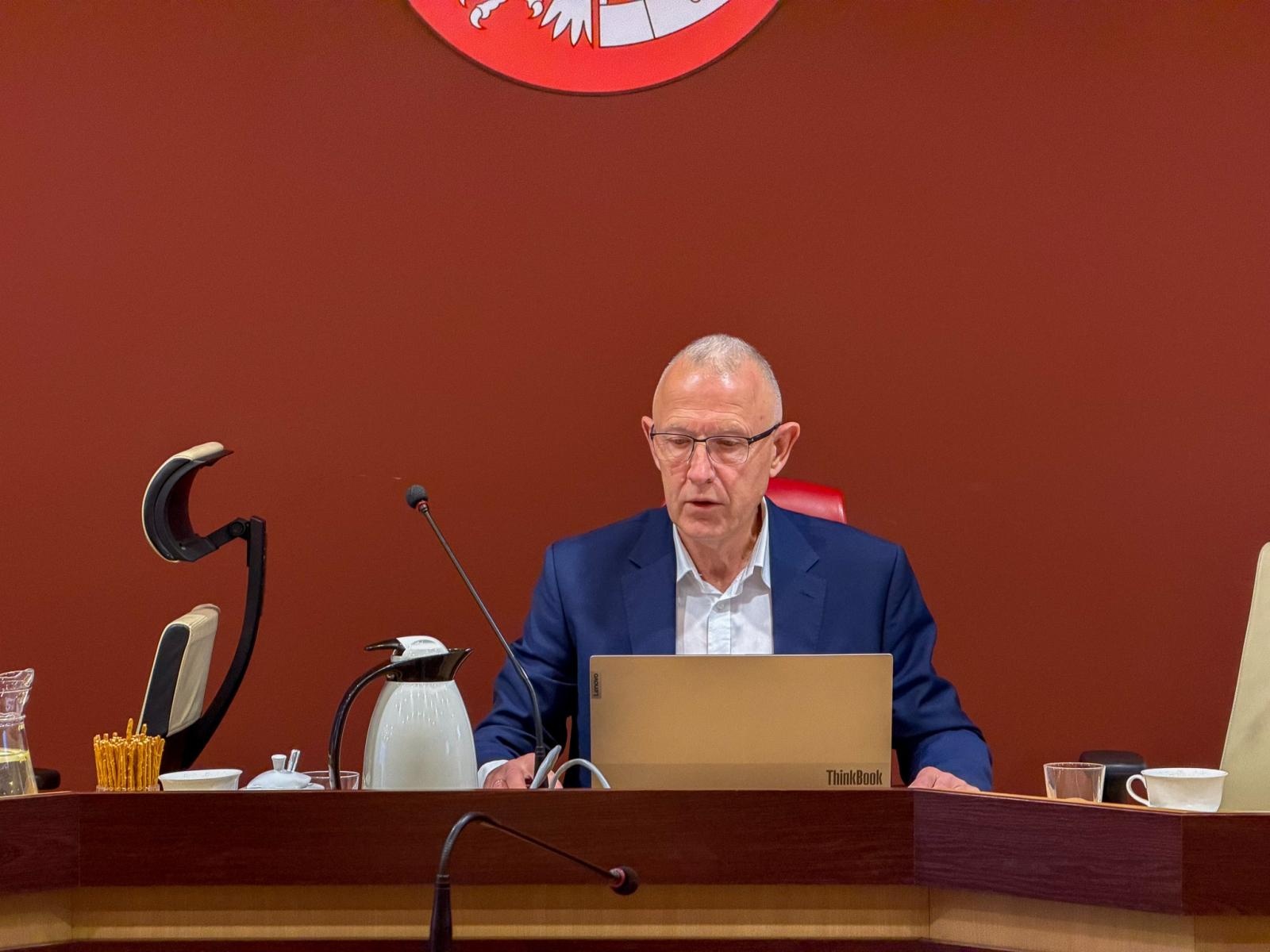 Zdjęcie w galerii na portalu naszraciborz.pl: Rada Miasta przyjęła uchwałę o zamiarze likwidacji SP 13. Rodzice zapowiadają inicjatywę referendalną wiadomości z regionu