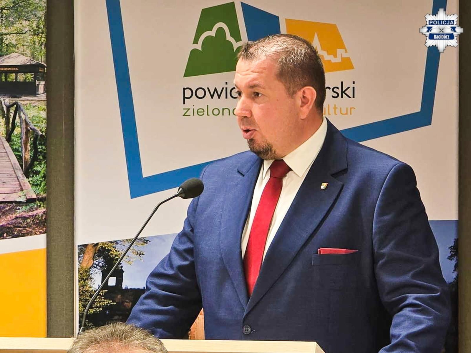 Zdjęcie w galerii na portalu naszraciborz.pl: Odprawa roczna raciborskich policjantów. Podsumowanie pracy Policji w 2025 roku wiadomości z regionu
