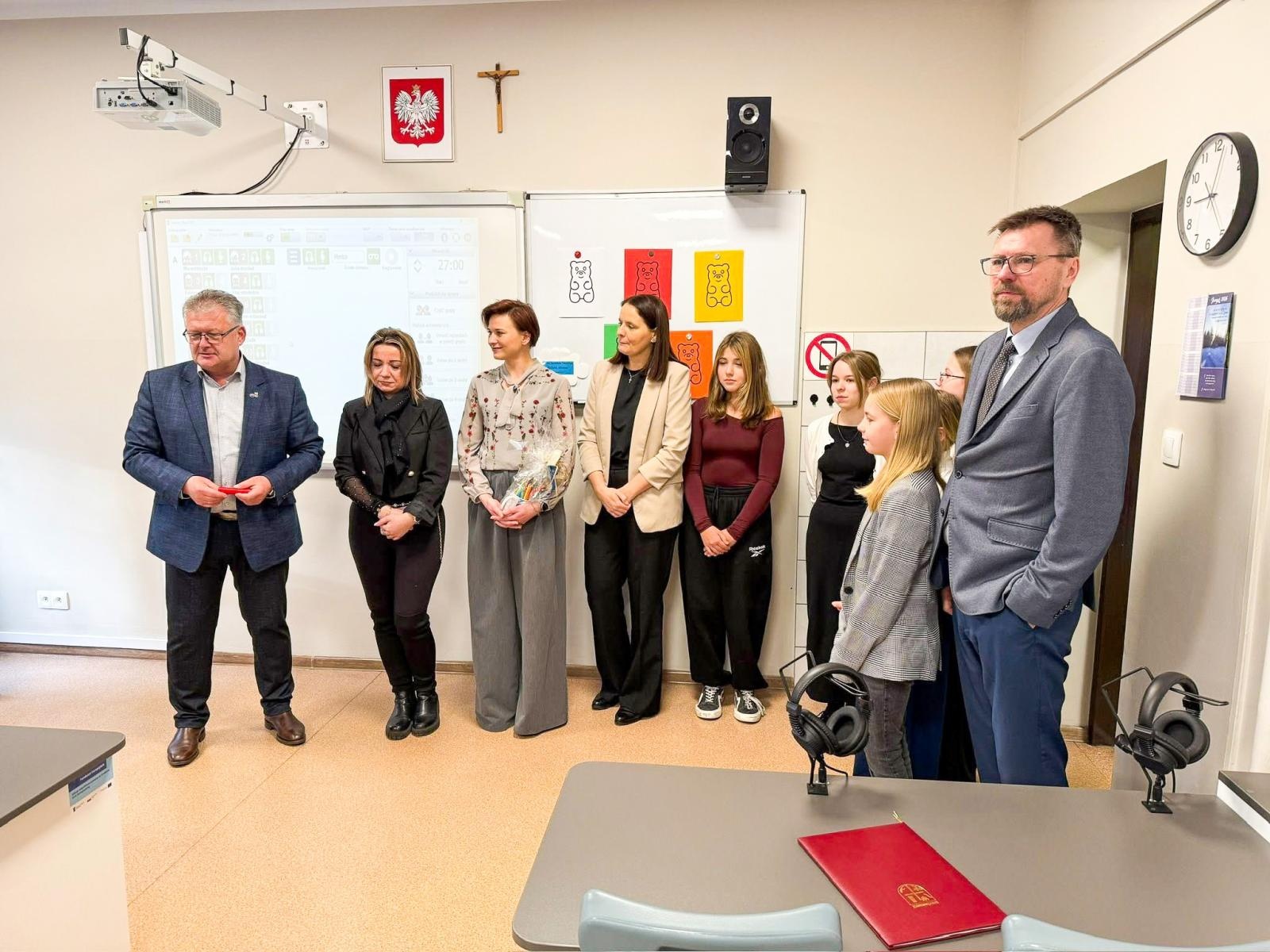 Zdjęcie w galerii na portalu naszraciborz.pl: Nowa pracownia komputerowa w Tworkowie. Projekt Młodzi odkrywcy w gminnych szkołach wiadomości z regionu