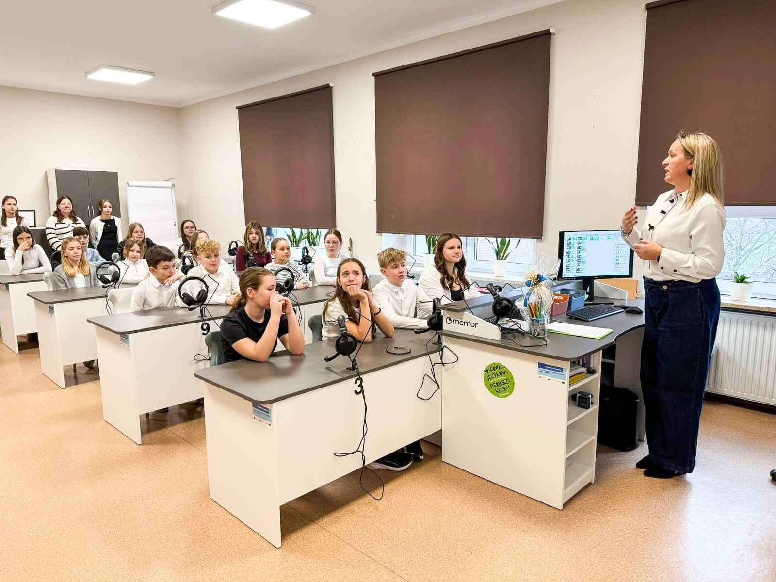 Zdjęcie w galerii na portalu naszraciborz.pl: Nowa pracownia komputerowa w Tworkowie. Projekt Młodzi odkrywcy w gminnych szkołach wiadomości z regionu