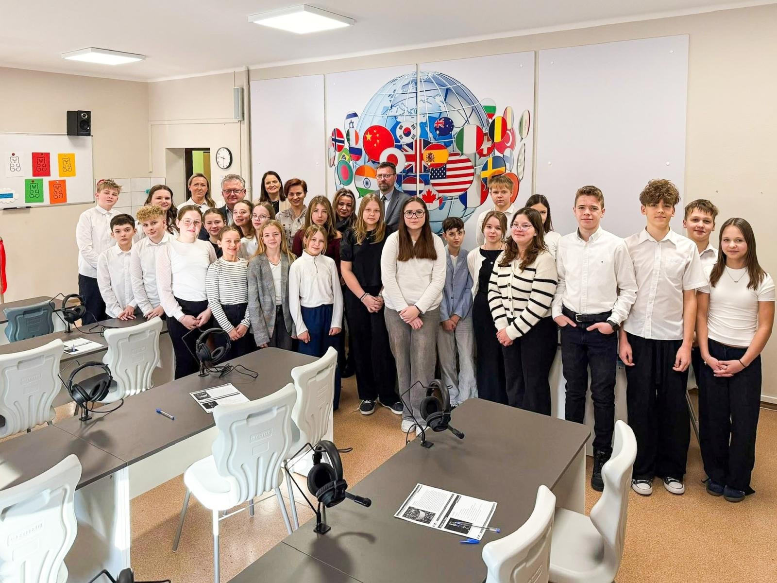 Zdjęcie w galerii na portalu naszraciborz.pl: Nowa pracownia komputerowa w Tworkowie. Projekt Młodzi odkrywcy w gminnych szkołach wiadomości z regionu