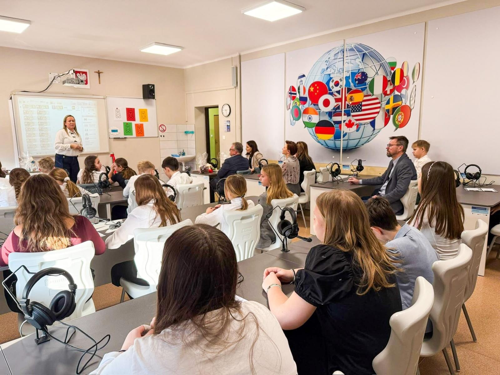 Zdjęcie w galerii na portalu naszraciborz.pl: Nowa pracownia komputerowa w Tworkowie. Projekt Młodzi odkrywcy w gminnych szkołach wiadomości z regionu