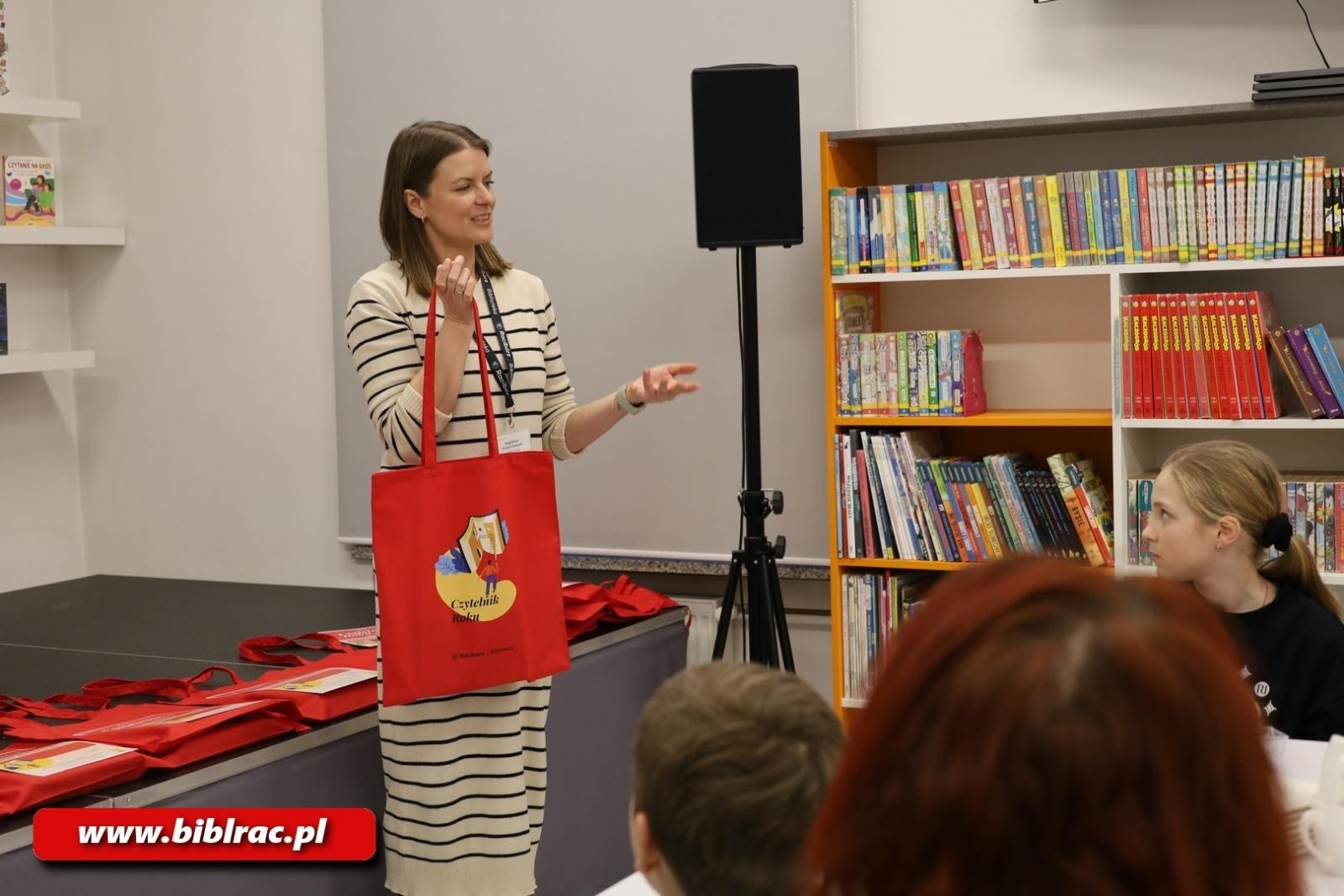 Zdjęcie w galerii na portalu naszraciborz.pl: Kto został Czytelnikiem Roku 2025? W Bibliotece podsumowano konkurs czytelniczy wiadomości z regionu