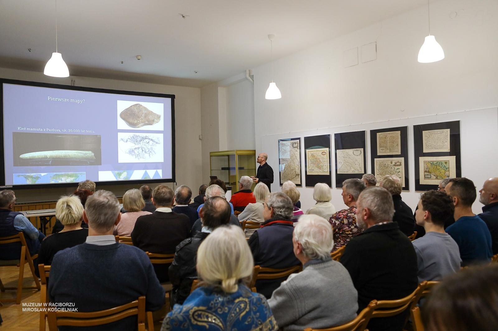 Zdjęcie w galerii na portalu naszraciborz.pl: Czwartkowe spotkania z zabytkami: Śląsk na dawnej kartografii wiadomości z regionu