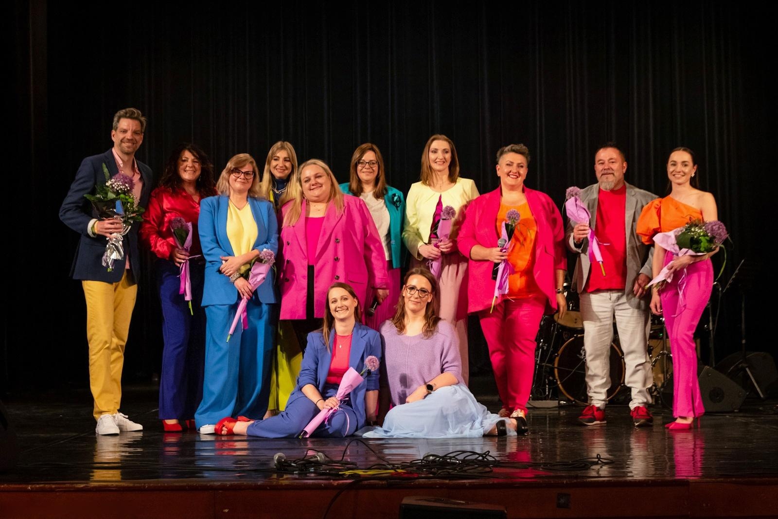 Zdjęcie w galerii na portalu naszraciborz.pl: Zespół Wokalny PERSPEKTYWA zaprasza na Zimowy Koncert wiadomości z regionu