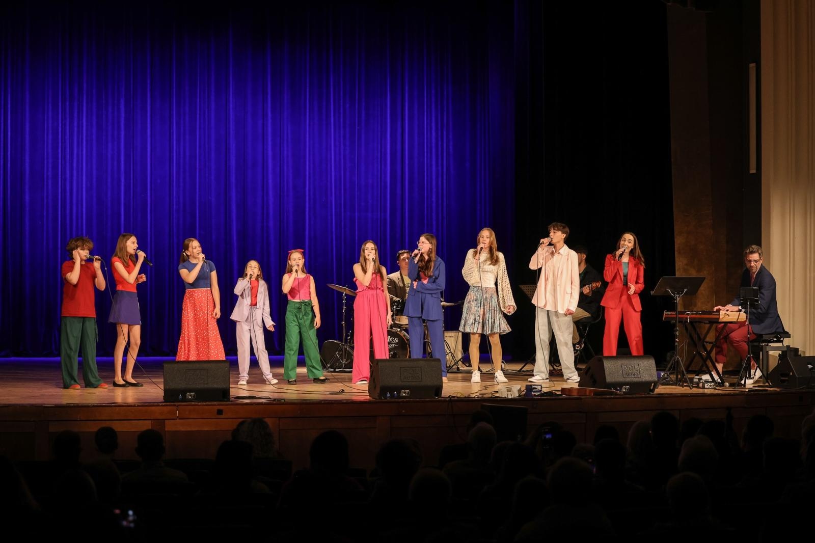 Zdjęcie w galerii na portalu naszraciborz.pl: Zespół Wokalny PERSPEKTYWA zaprasza na Zimowy Koncert wiadomości z regionu