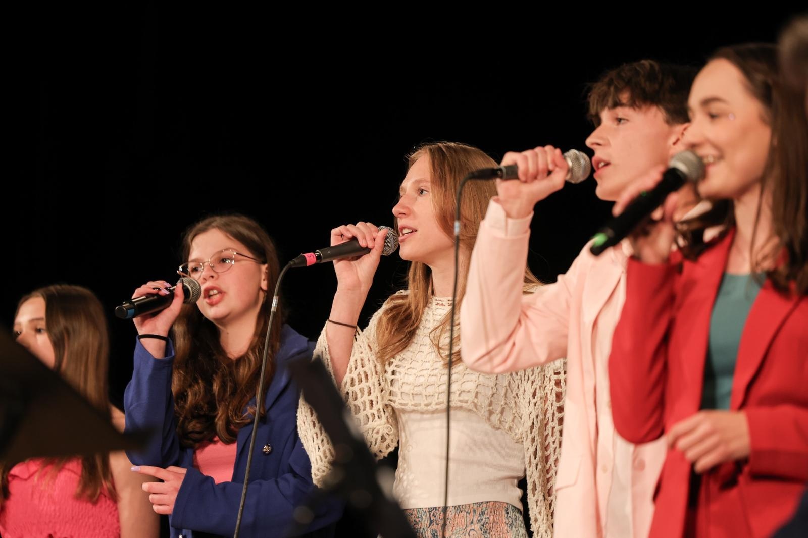 Zdjęcie w galerii na portalu naszraciborz.pl: Zespół Wokalny PERSPEKTYWA zaprasza na Zimowy Koncert wiadomości z regionu