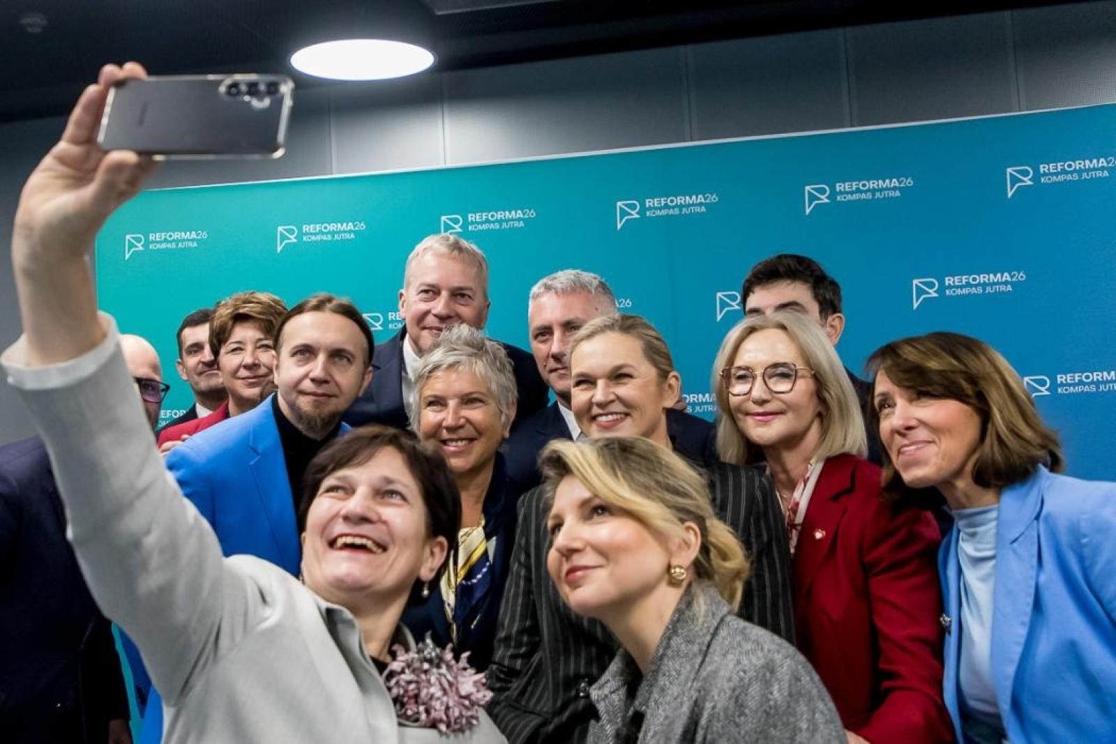 Zdjęcie w galerii na portalu naszraciborz.pl: Kompas edukacyjnego jutra. Ministra edukacji w Województwie Śląskim wiadomości z regionu