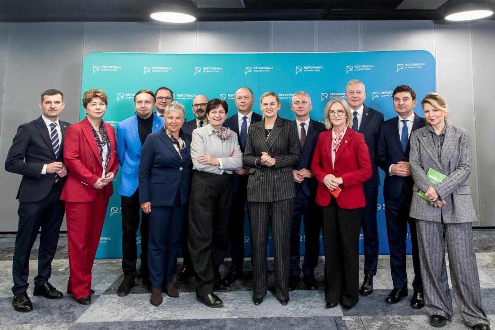 Zdjęcie w galerii na portalu naszraciborz.pl: Kompas edukacyjnego jutra. Ministra edukacji w Województwie Śląskim wiadomości z regionu