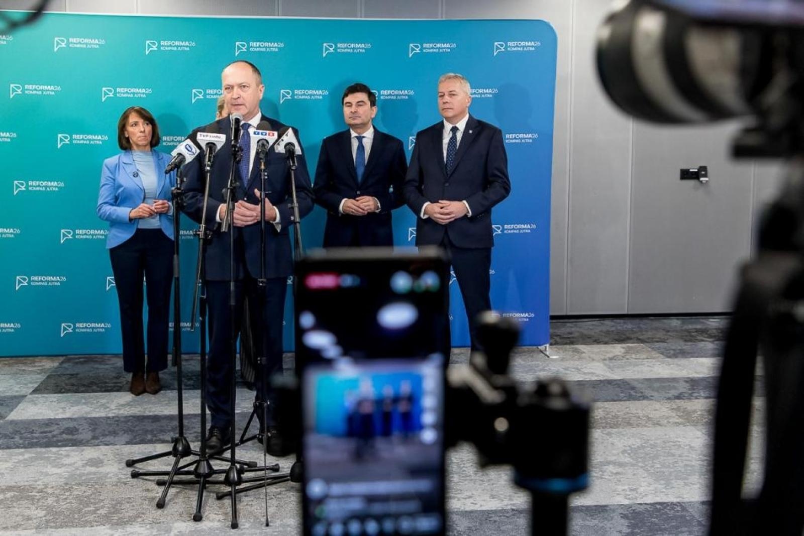 Zdjęcie w galerii na portalu naszraciborz.pl: Kompas edukacyjnego jutra. Ministra edukacji w Województwie Śląskim wiadomości z regionu