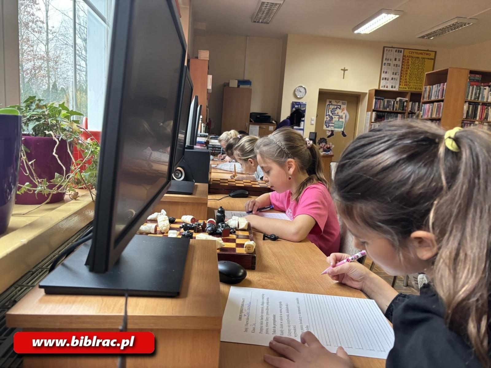 Zdjęcie w galerii na portalu naszraciborz.pl: Konkurs pięknego pisania w Ocicach wiadomości z regionu