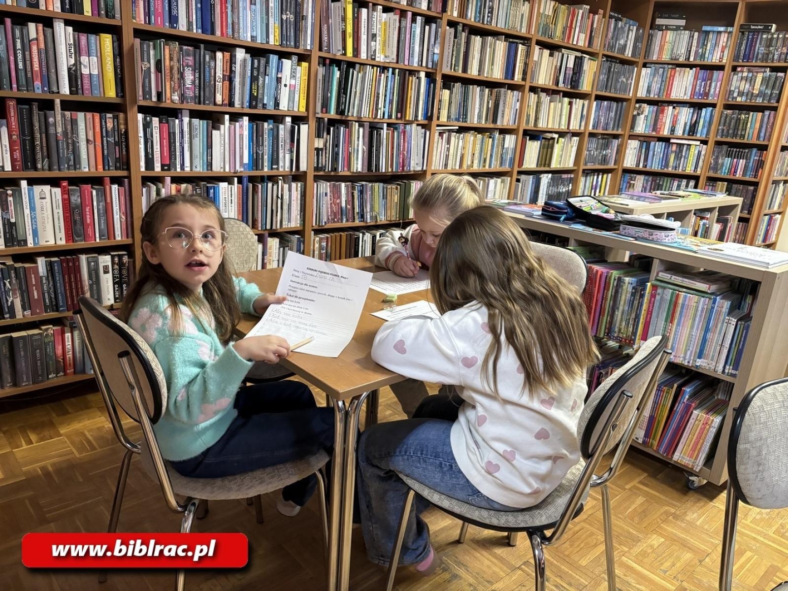 Zdjęcie w galerii na portalu naszraciborz.pl: Konkurs pięknego pisania w Ocicach wiadomości z regionu