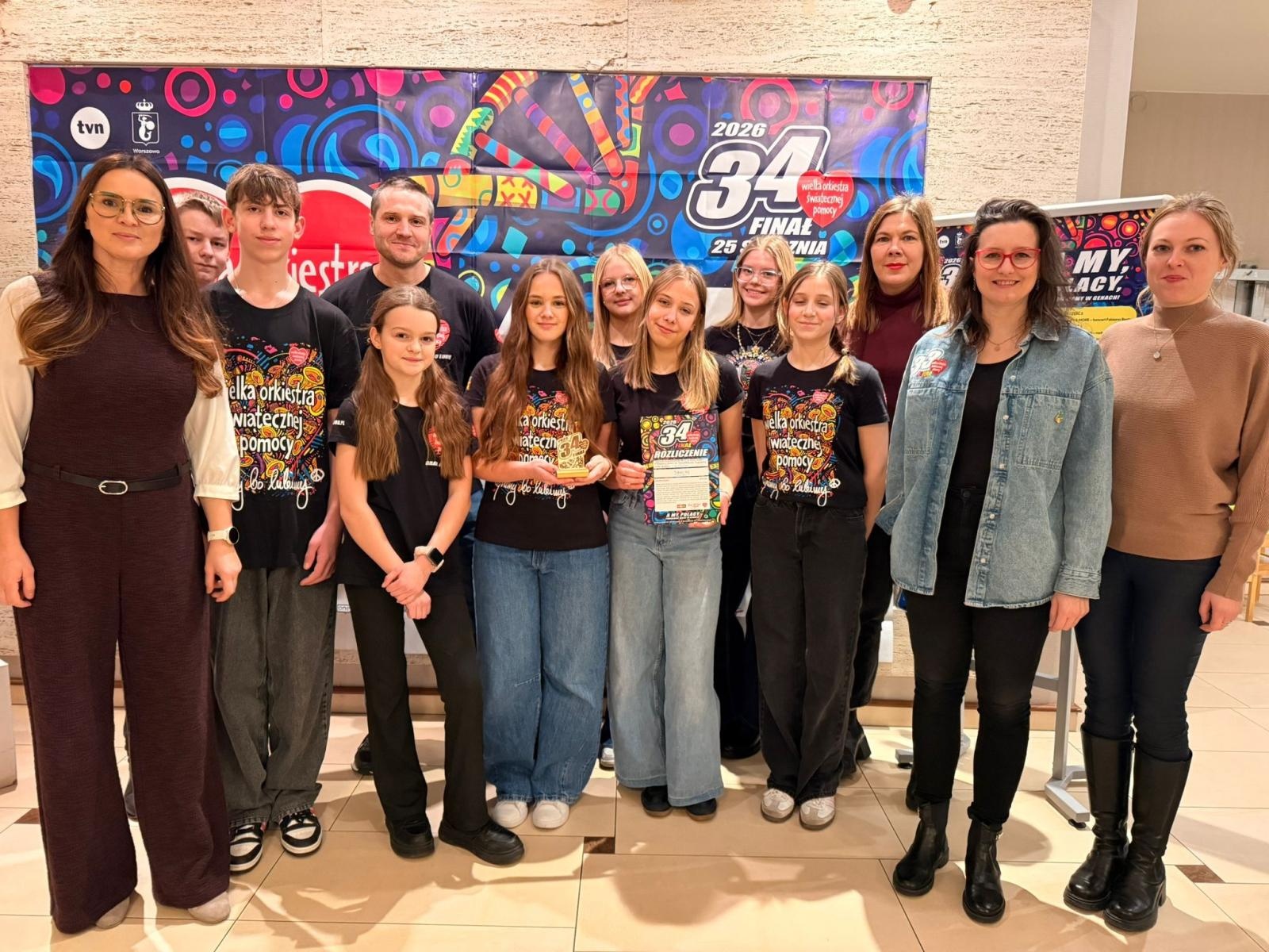 Zdjęcie w galerii na portalu naszraciborz.pl: Rekordowa zbiórka WOŚP w SP nr 1 w Raciborzu wiadomości z regionu