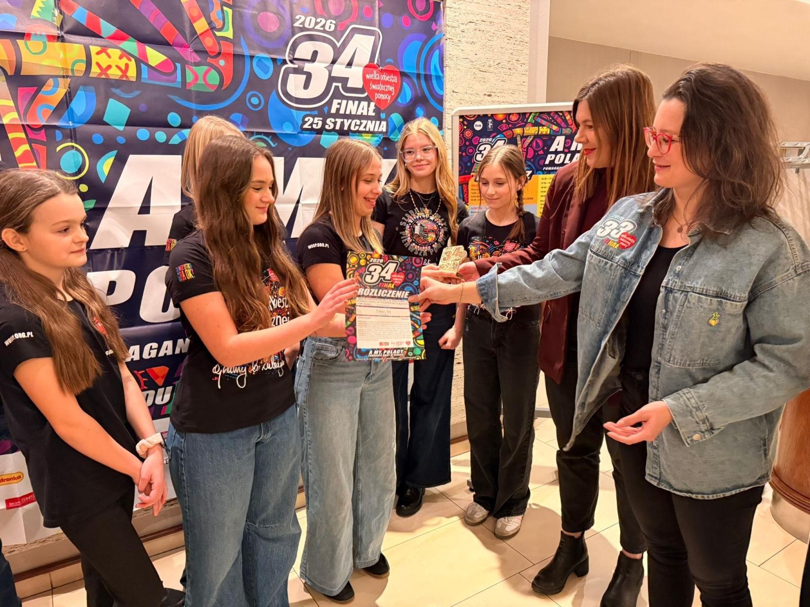 Zdjęcie w galerii na portalu naszraciborz.pl: Rekordowa zbiórka WOŚP w SP nr 1 w Raciborzu wiadomości z regionu