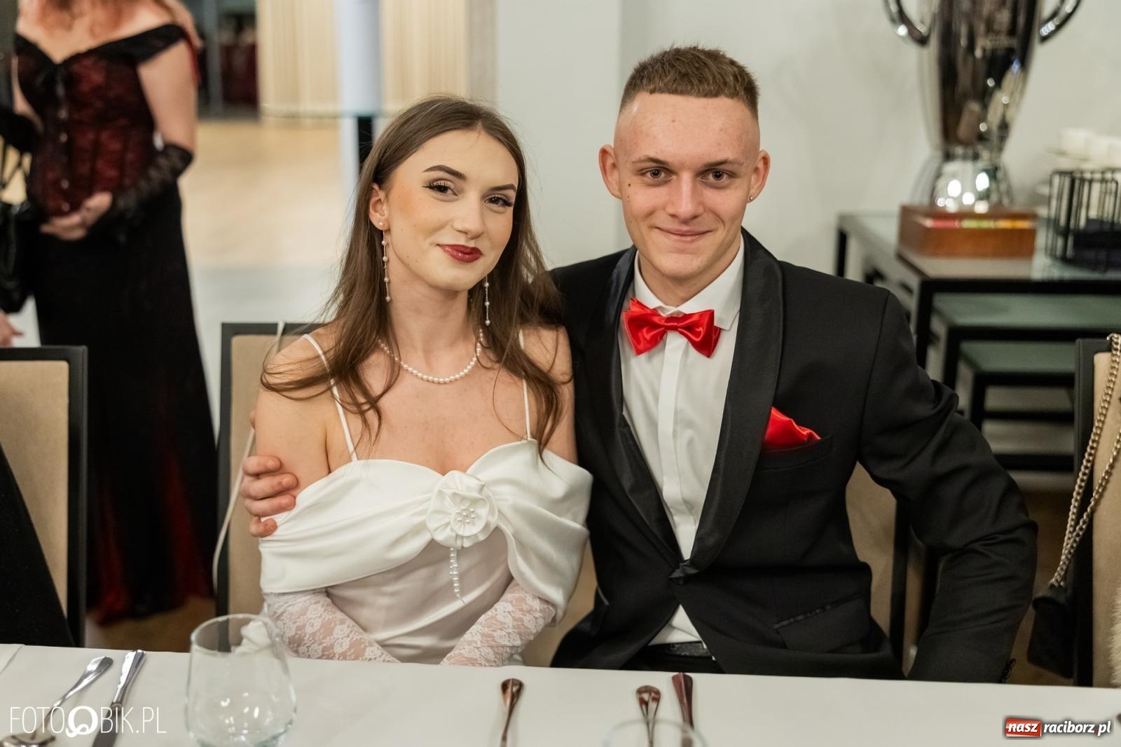 Zdjęcie w galerii na portalu naszraciborz.pl: ZSO nr 1 w Raciborzu po raz pierwszy bawi się na studniówce w Rudach [FOTO i WIDEO] wiadomości z regionu