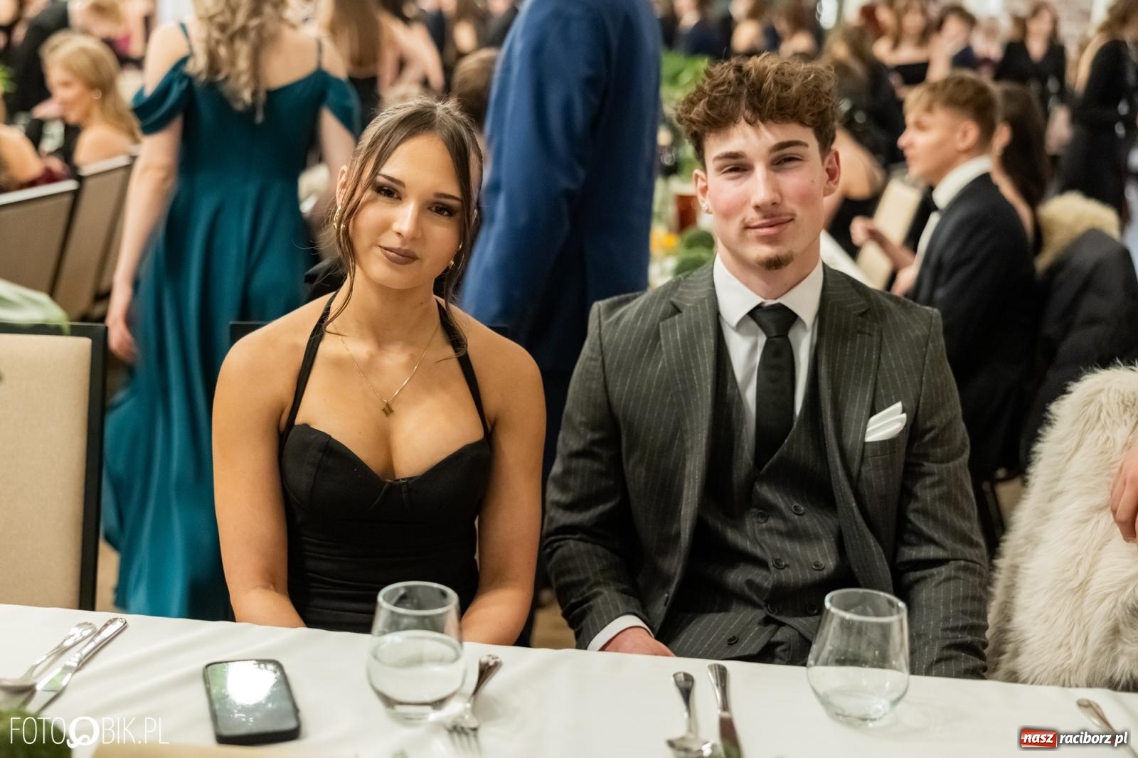 Zdjęcie w galerii na portalu naszraciborz.pl: ZSO nr 1 w Raciborzu po raz pierwszy bawi się na studniówce w Rudach [FOTO i WIDEO] wiadomości z regionu