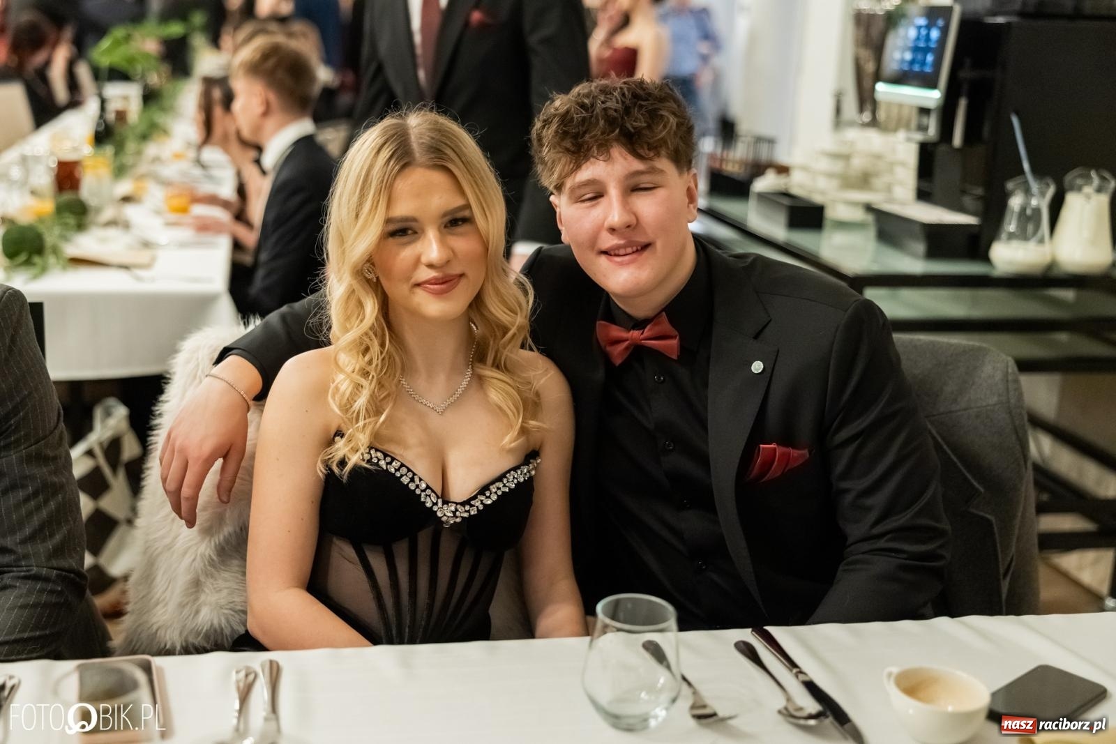 Zdjęcie w galerii na portalu naszraciborz.pl: ZSO nr 1 w Raciborzu po raz pierwszy bawi się na studniówce w Rudach [FOTO i WIDEO] wiadomości z regionu