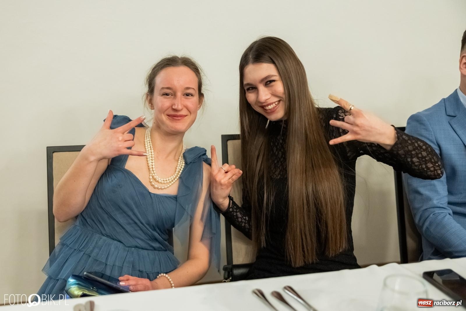 Zdjęcie w galerii na portalu naszraciborz.pl: ZSO nr 1 w Raciborzu po raz pierwszy bawi się na studniówce w Rudach [FOTO i WIDEO] wiadomości z regionu