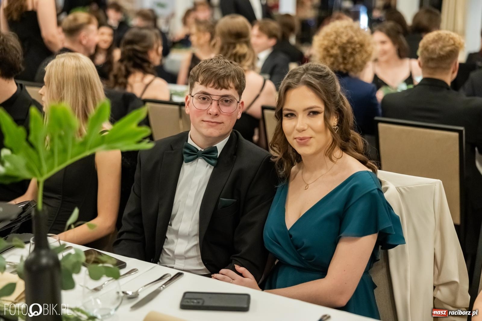 Zdjęcie w galerii na portalu naszraciborz.pl: ZSO nr 1 w Raciborzu po raz pierwszy bawi się na studniówce w Rudach [FOTO i WIDEO] wiadomości z regionu