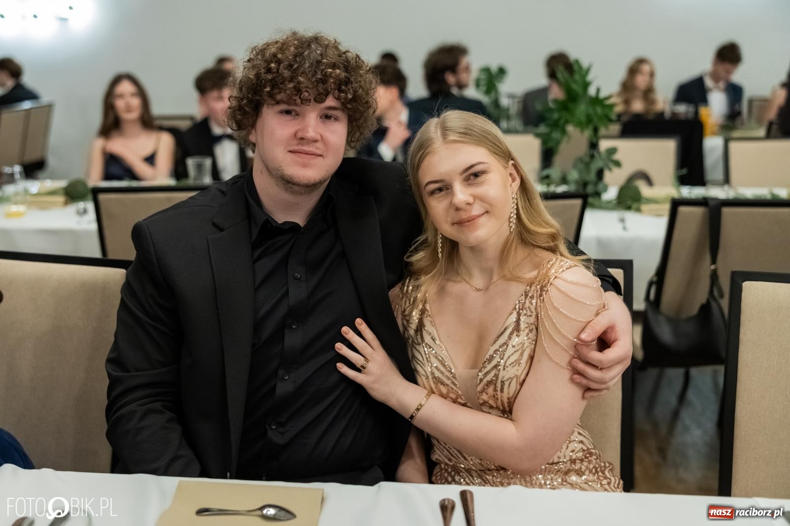 Zdjęcie w galerii na portalu naszraciborz.pl: ZSO nr 1 w Raciborzu po raz pierwszy bawi się na studniówce w Rudach [FOTO i WIDEO] wiadomości z regionu