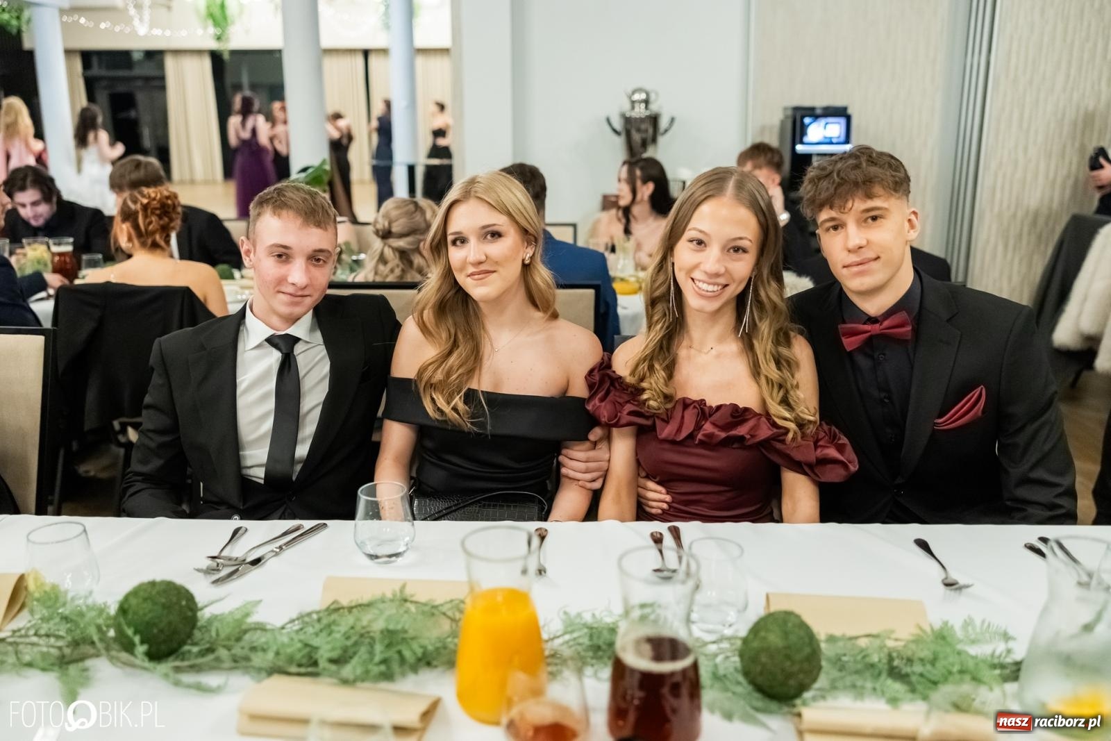 Zdjęcie w galerii na portalu naszraciborz.pl: ZSO nr 1 w Raciborzu po raz pierwszy bawi się na studniówce w Rudach [FOTO i WIDEO] wiadomości z regionu