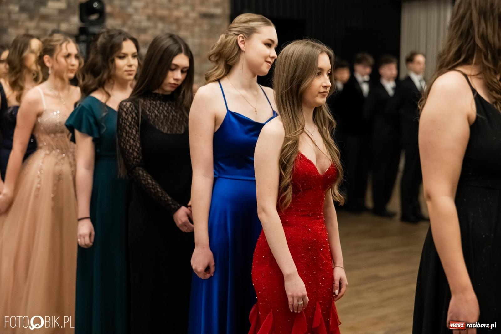 Zdjęcie w galerii na portalu naszraciborz.pl: ZSO nr 1 w Raciborzu po raz pierwszy bawi się na studniówce w Rudach [FOTO i WIDEO] wiadomości z regionu