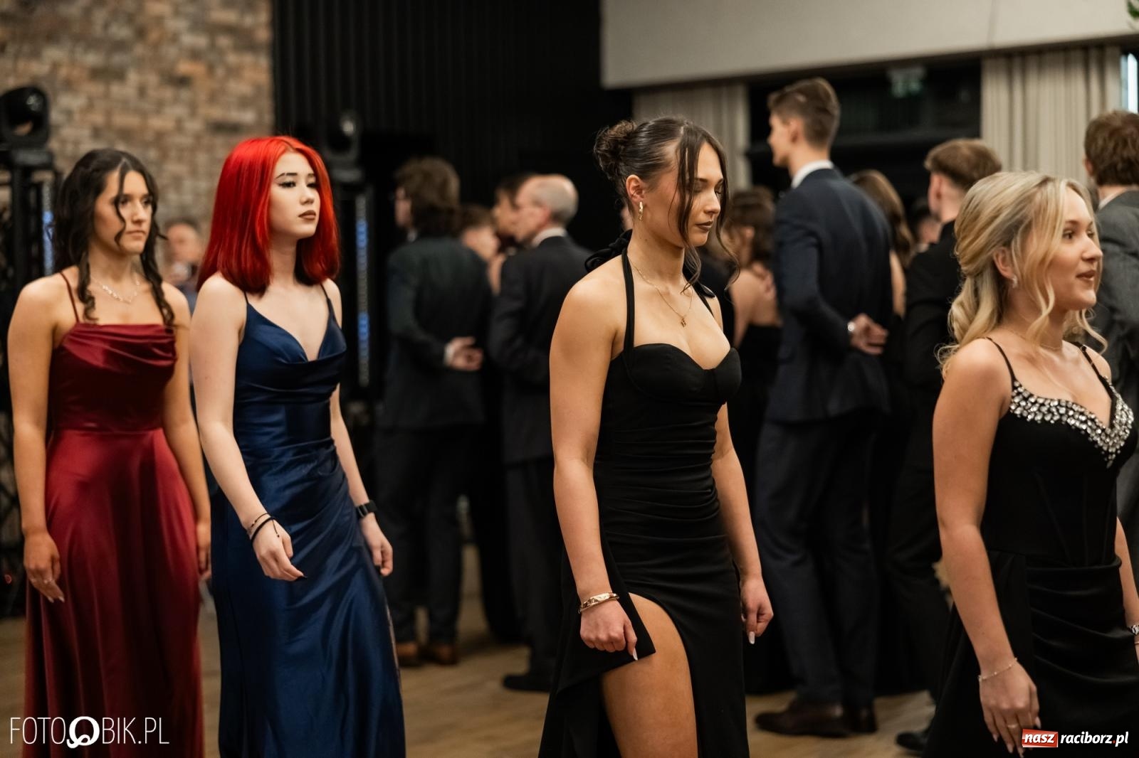 Zdjęcie w galerii na portalu naszraciborz.pl: ZSO nr 1 w Raciborzu po raz pierwszy bawi się na studniówce w Rudach [FOTO i WIDEO] wiadomości z regionu