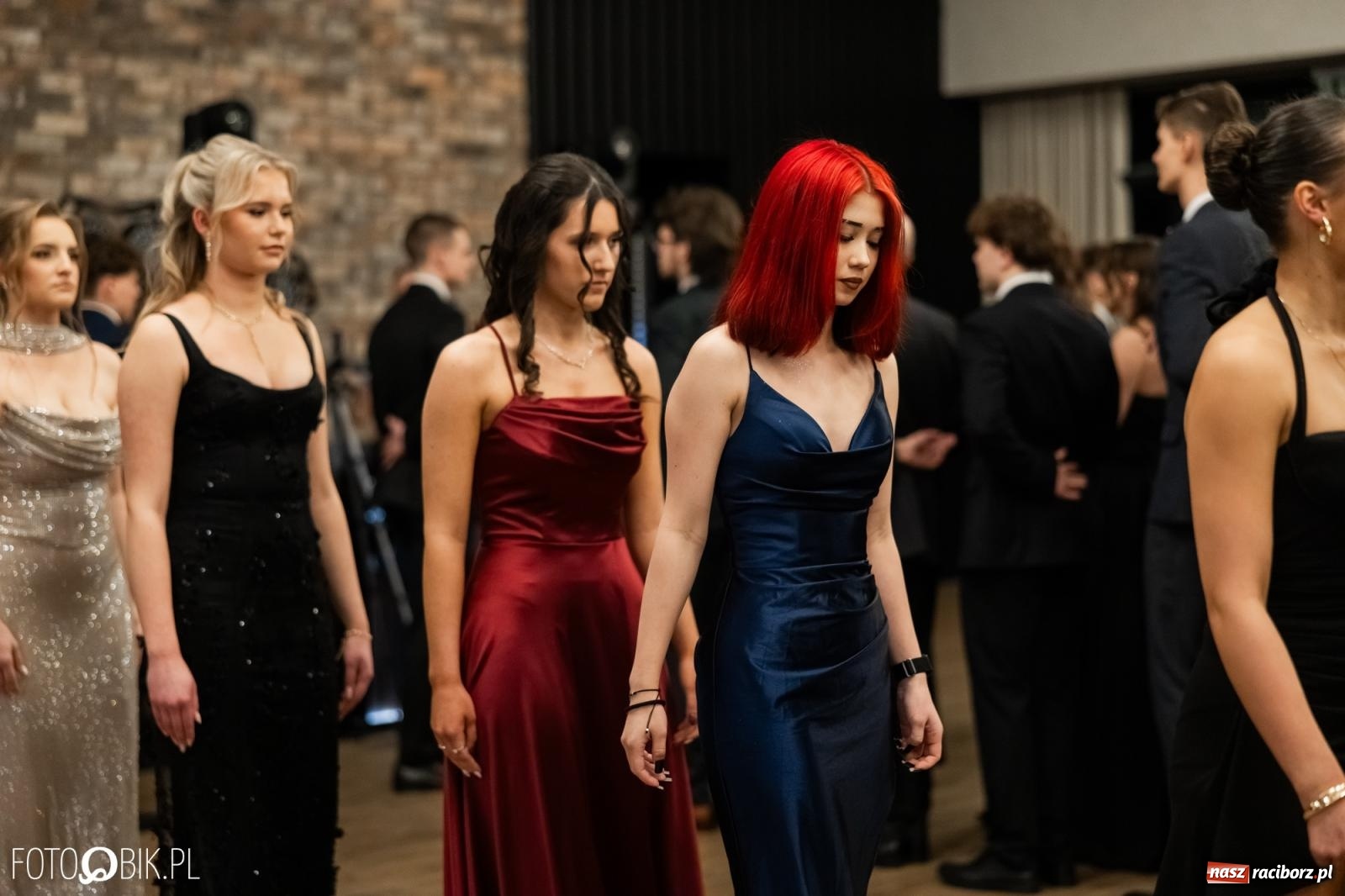 Zdjęcie w galerii na portalu naszraciborz.pl: ZSO nr 1 w Raciborzu po raz pierwszy bawi się na studniówce w Rudach [FOTO i WIDEO] wiadomości z regionu