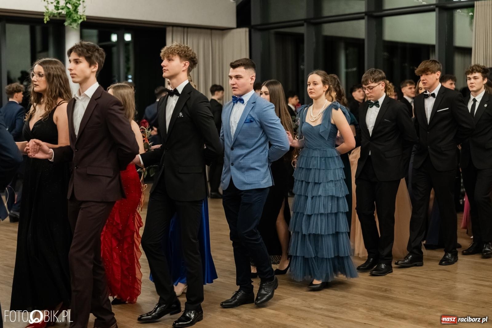 Zdjęcie w galerii na portalu naszraciborz.pl: ZSO nr 1 w Raciborzu po raz pierwszy bawi się na studniówce w Rudach [FOTO i WIDEO] wiadomości z regionu